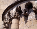 ｜サン・ピエール聖堂の南側後陣の軒蛇腹の彫刻（部分）