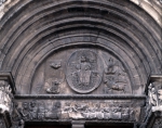 ｜サン・ジル修道院教会の西正面中央扉口ティンパヌム「栄光のキリスト」