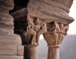 ｜セラボヌ小修道院の回廊列柱の第3柱頭