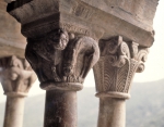 ｜セラボヌ小修道院の回廊列柱の第5柱頭