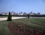 ｜庭園から望むフォンテーヌブロー宮殿