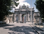 ｜ドルマバフチェ宮殿の南西入口「皇帝の門」