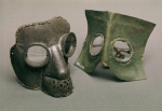 ｜酸化実験するときに用いられた特大のレンズが付いている革製の防護マスク