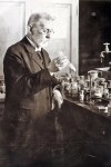 ｜研究室にて、1910年